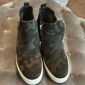 Steve Madden camo wedge sneaker